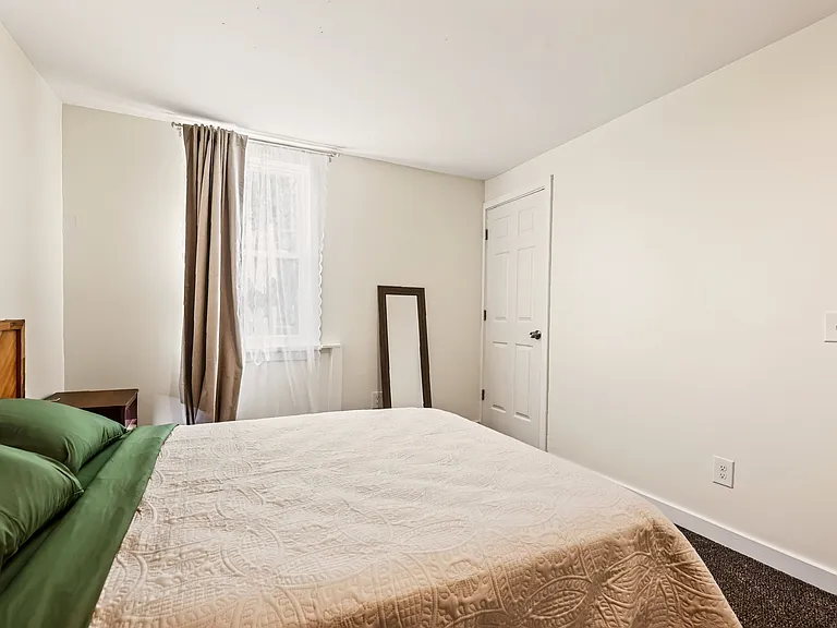 131 York St #1 — Photo 4