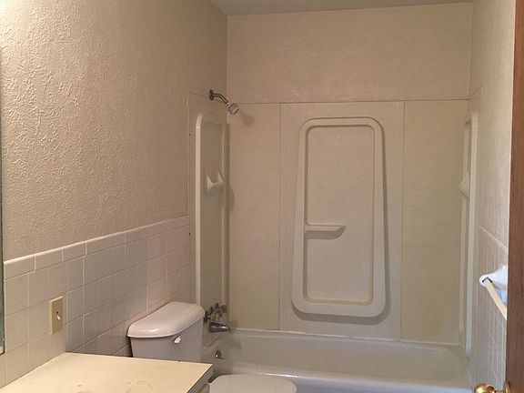 4th image of 401 Washington Ave APT 2