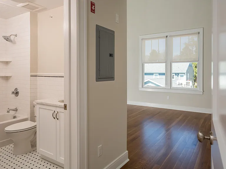 1191 E Putnam Ave #3 — Photo 7