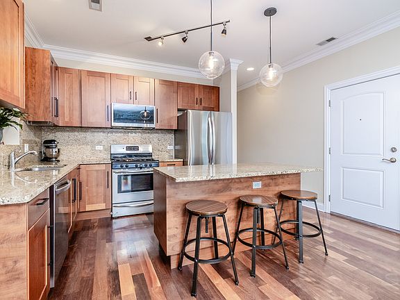 4th image of 1505 W Cortez St #201