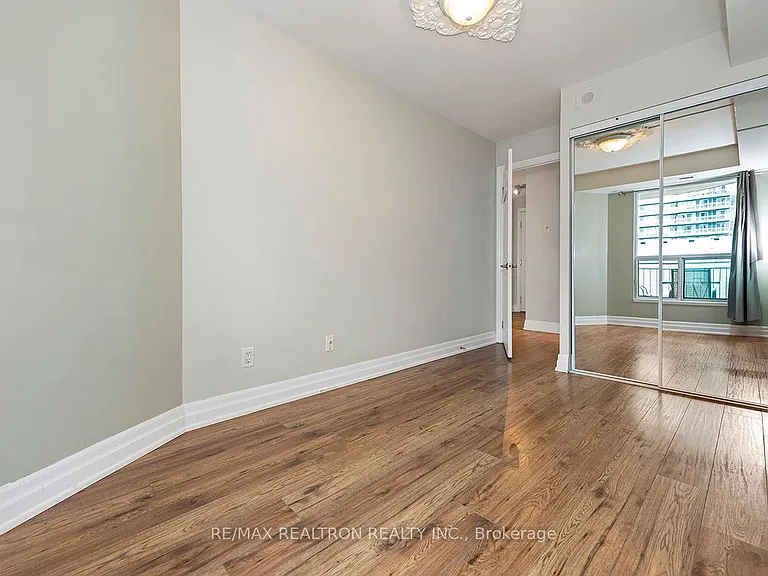 2111 Lake Shore Blvd W #505 — Photo 20