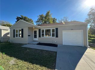 11113 E 25th St, Independence, MO 64052
