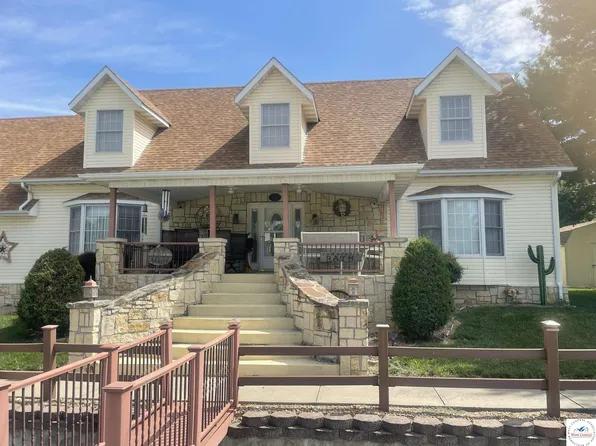 401 S Spring St, Cole Camp, MO 65325