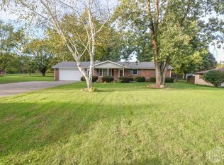 7200 W Farmdale Rd, Daleville, IN 47334