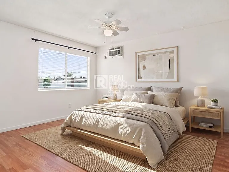 3009 Canyon Crest Dr #B — Photo 17