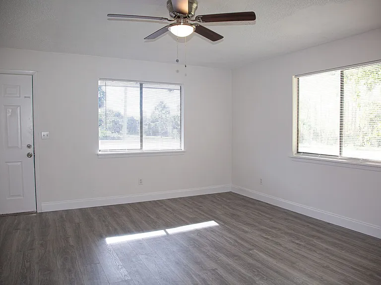 2445 Thomasson Dr — Photo 31