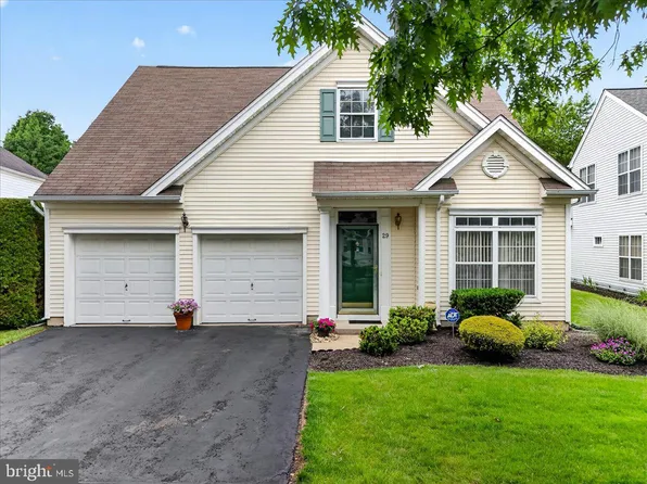 29 Cardinalflower Ln, West Windsor, NJ 08550