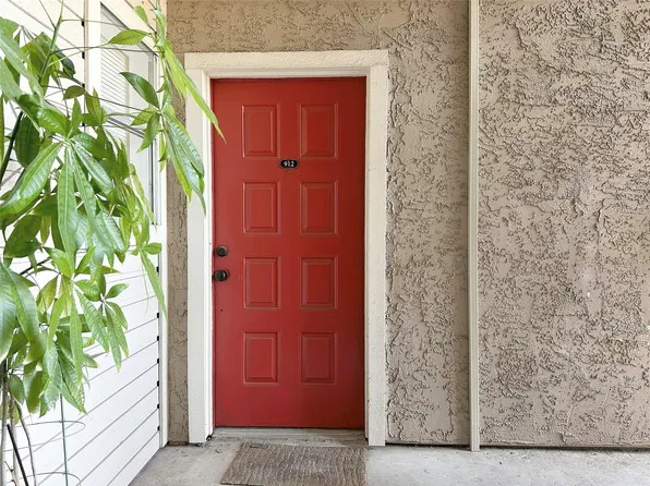 10855 Meadowglen Ln APT 912, Houston, TX 77042
