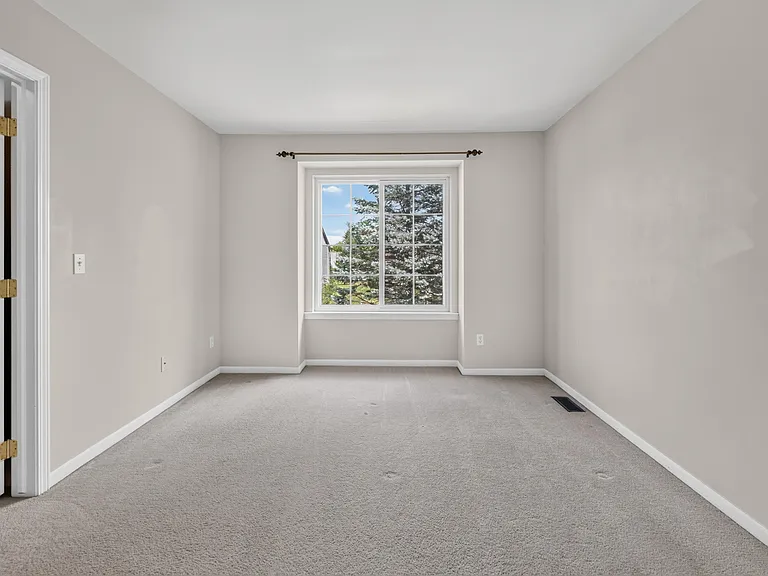392 Sedgewood Ln — Photo 31