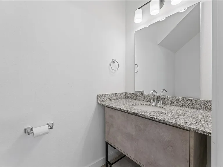 941 Ventnor Ave — Photo 22
