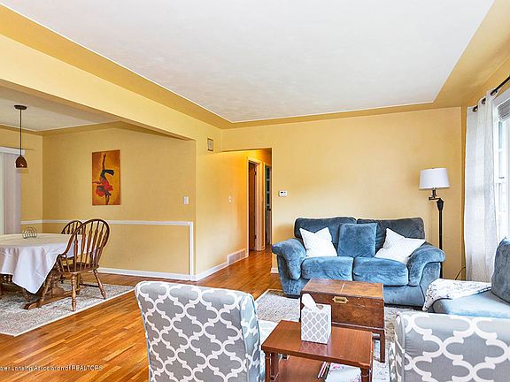 3rd image of 4517 Marlborough Dr