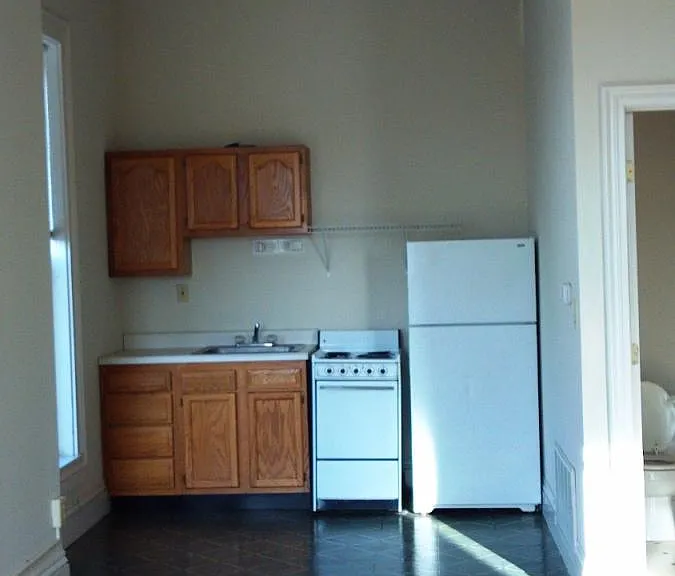 303 Romig St #B — Photo 5