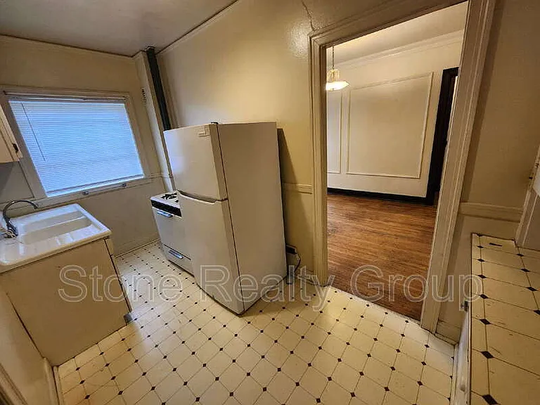 525 S 6th St #7 — Photo 4