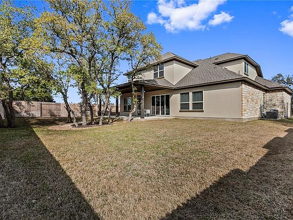 5th image of 1005 Valley View Dr