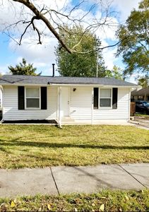 1224 S Hinshaw Ave, Bloomington, IL, 61701
