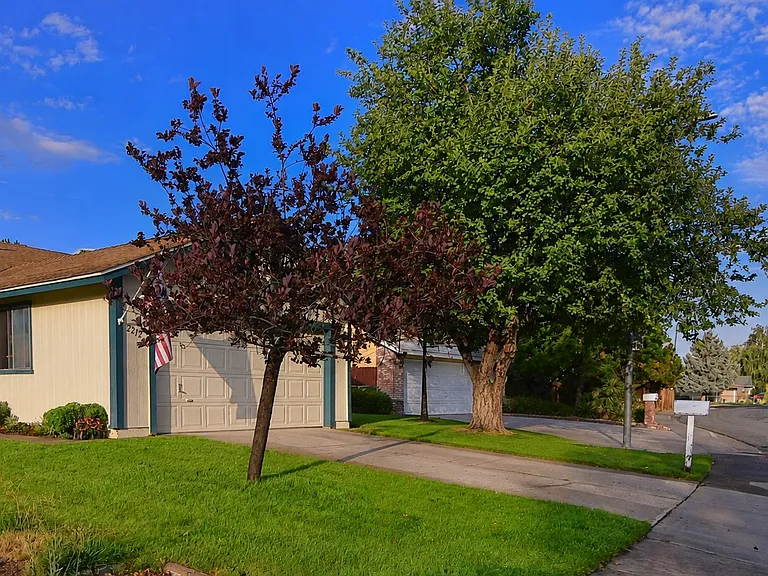 2212 Wabash Cir — Photo 2