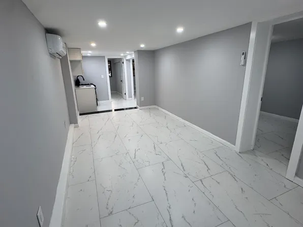 14024 183rd St, Springfield Gardens, NY 11413