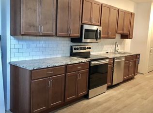 1351 N Hanley Rd #110, Saint Louis, MO 63130