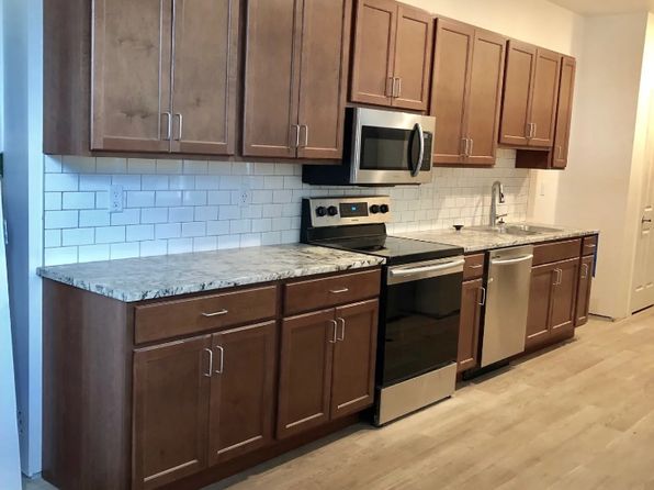 1351 N Hanley Rd APT 302