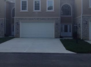 8082 Timberlodge Trl, Centerville, OH 45458