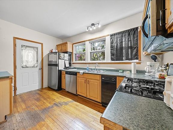 5th image of 63 Lathrop Ave