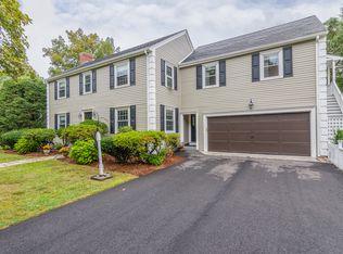 992 Brook Rd, Milton, MA 02186