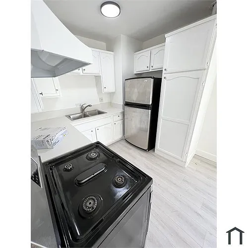 1000 E 25th St #1 Photo 1