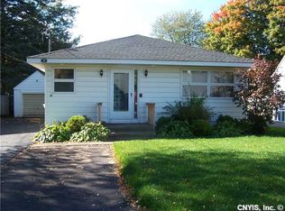 24 Wellington Rd, North Syracuse, NY 13212