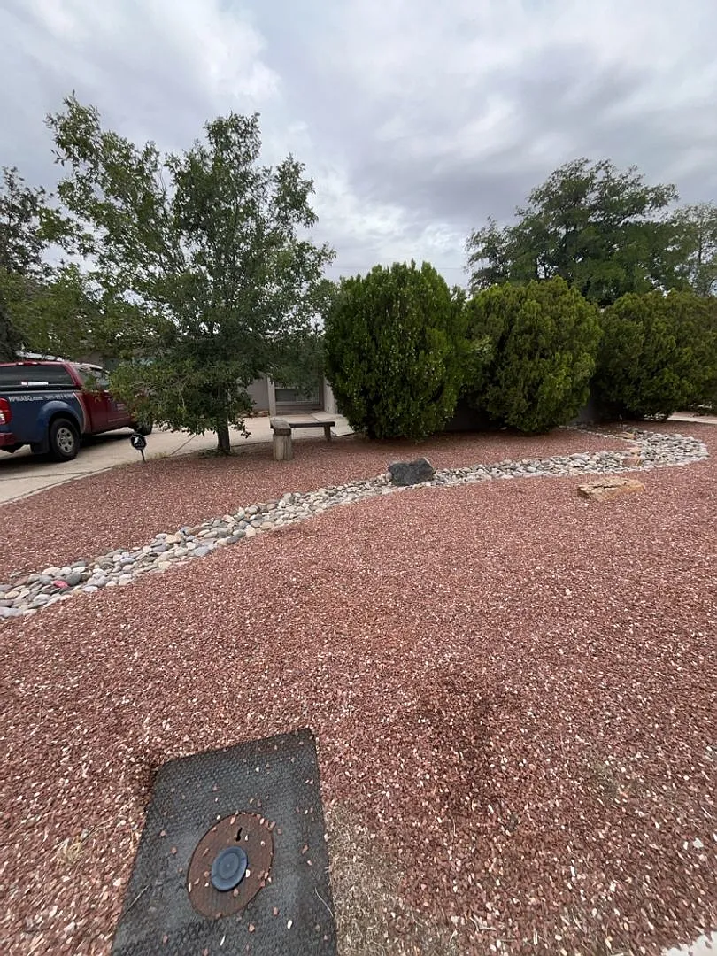 4 Bedroom, 2 Bathroom Home! Schedule a Showing! — Photo 3
