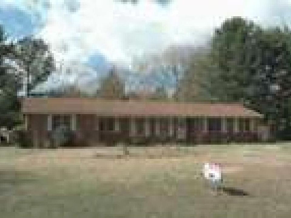 2nd image of 290 Forest Rd