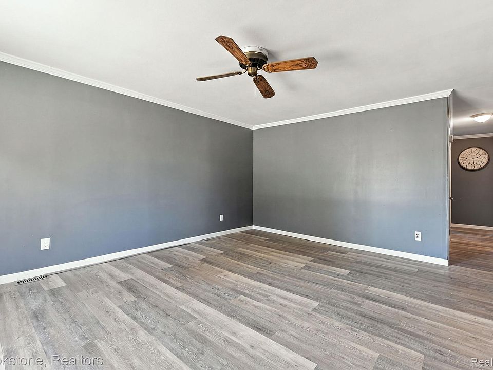 35531 Little Mack Ave, photo 6