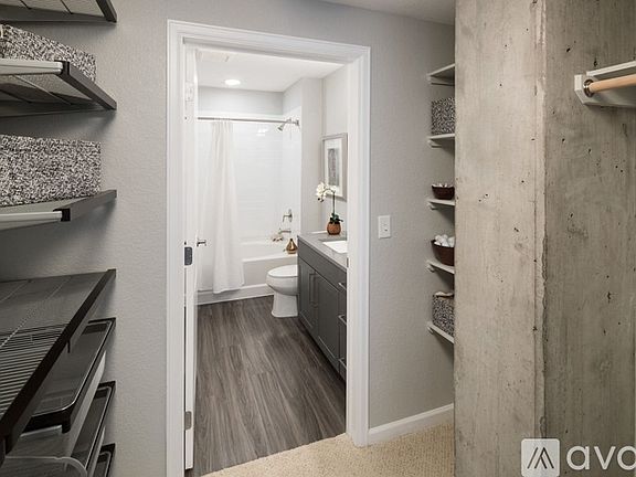 5th image of 2081 California St #501