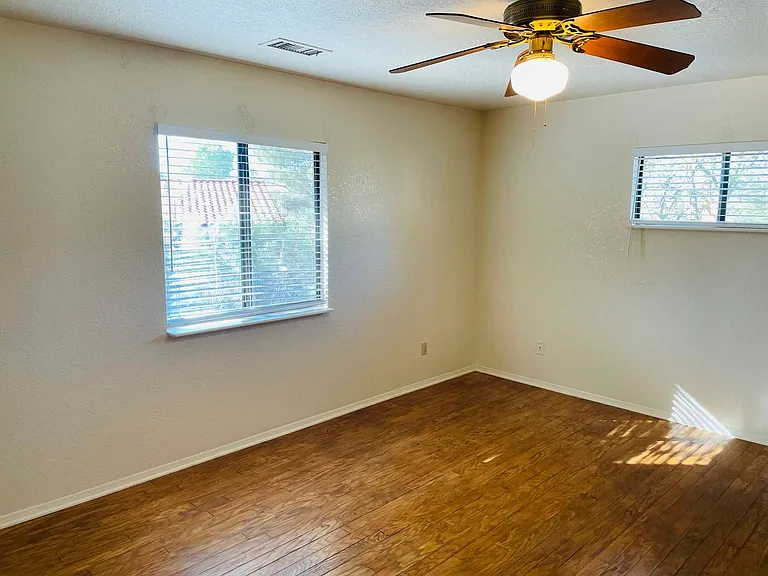 30 Quartz Dr — Photo 12