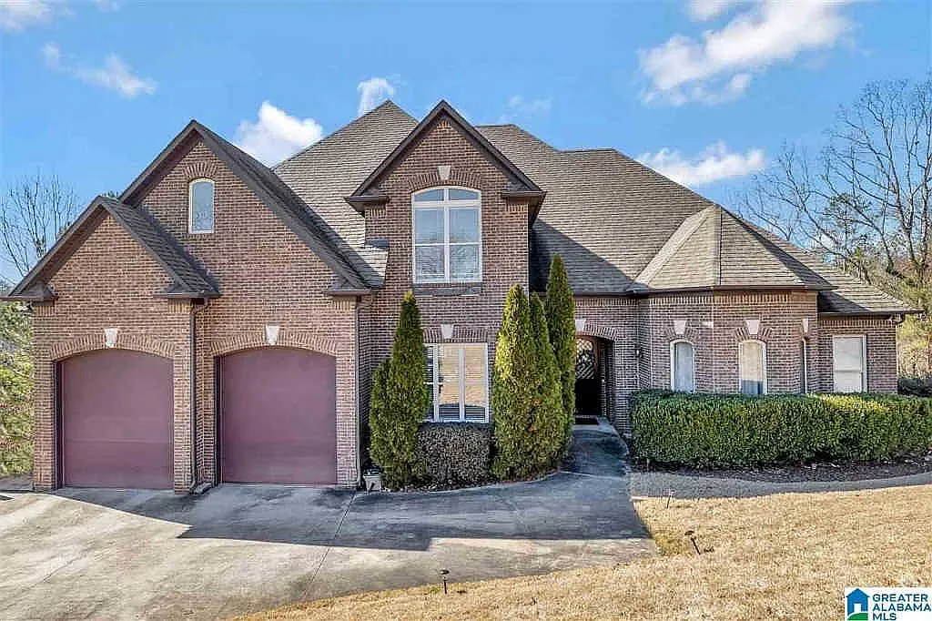 5 bed, 4.5 bath, 5784 sqft, $4,995 — Photo 1