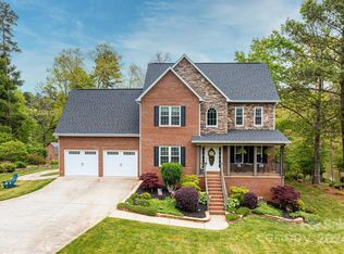4726 Crystal Falls Ave, Hickory, NC 28601