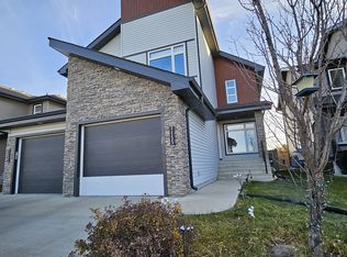 7155 Cardinal Way SW, Edmonton, AB T6W 2Y3