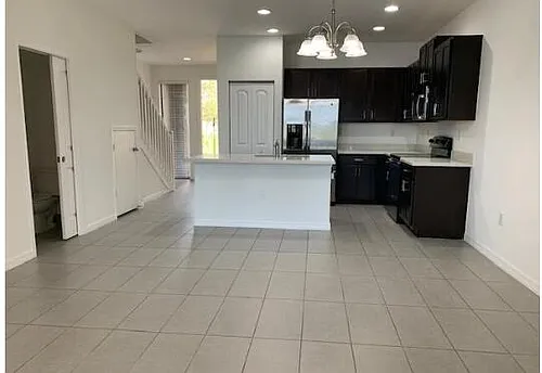 1087 NW 33rd Mnr Photo 1