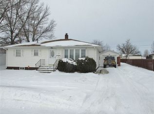 419 6th St SE, Rugby, ND 58368