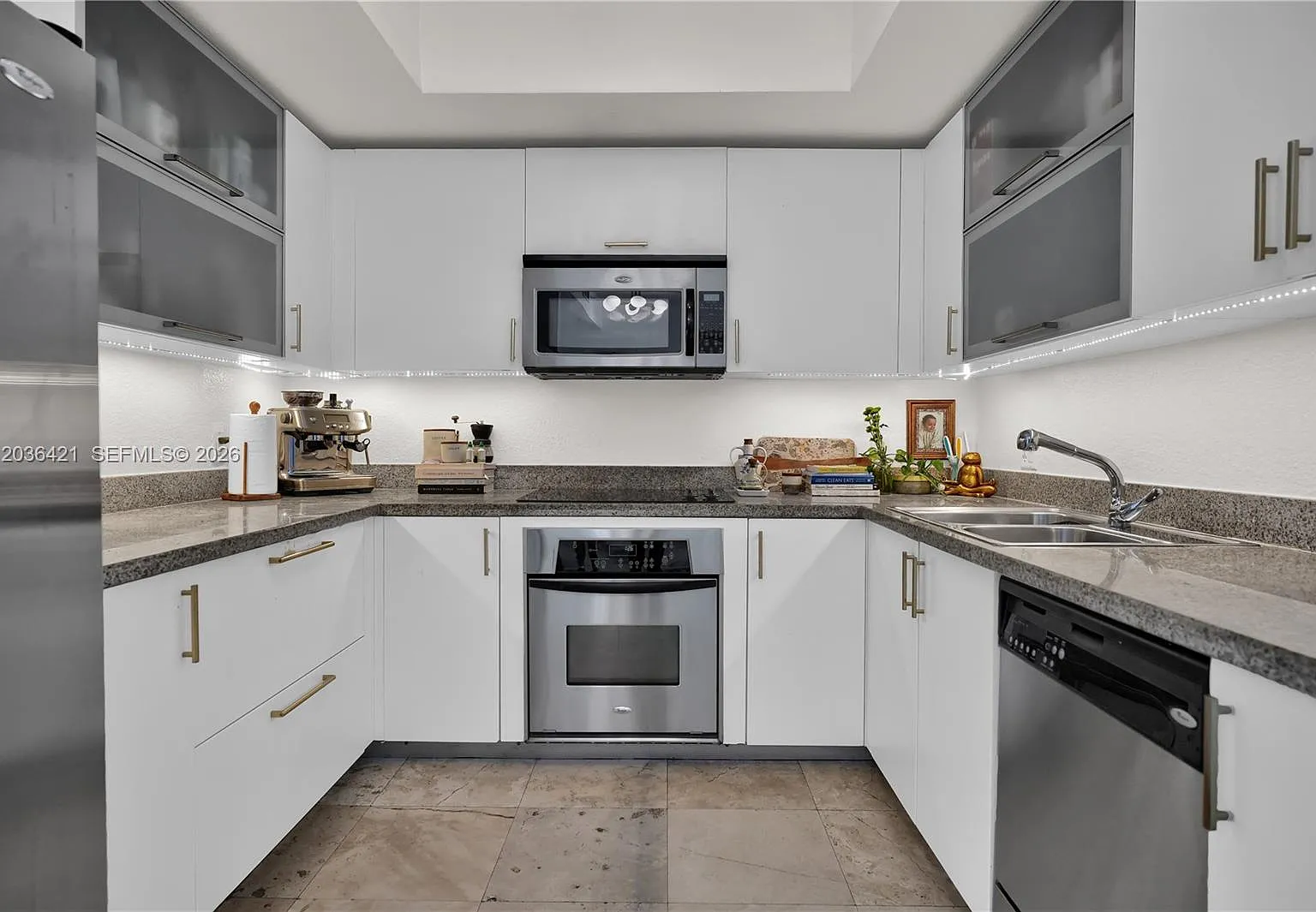 Moon Bay Of Miami Condo — Photo 3