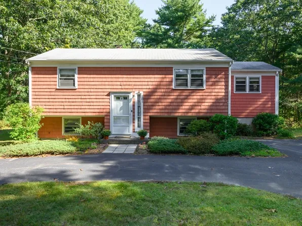 281 Oak St, Halifax, MA 02338