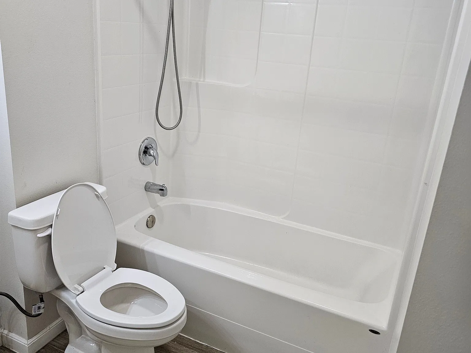 1 bed, 1.0 bath, 830 sqft, $1,499 — Photo 3