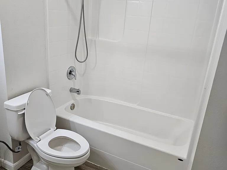 4016 Hoyt Ave #B — Photo 8
