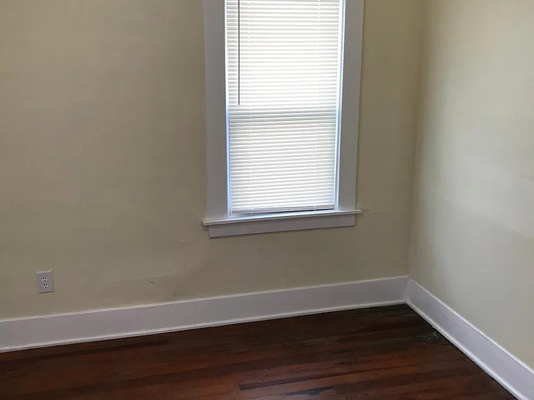 112 N Foster Ave — Photo 10