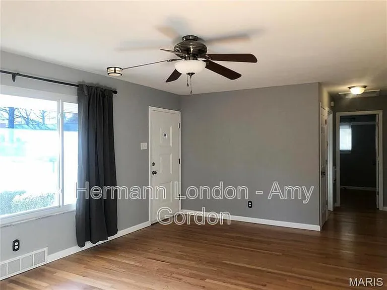 10729 Waycroff Dr — Photo 5