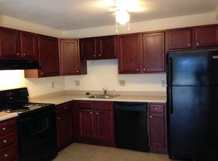 13 Hummingbird Dr #7-11, Merrimack, NH 03054