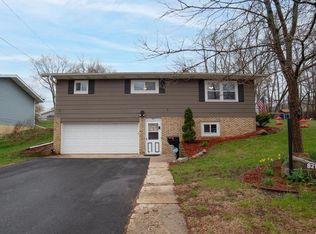 821 E Edgewater St, Portage, WI 53901