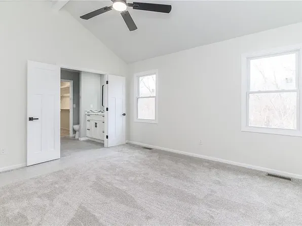 15512 W 123rd Ter, Olathe, KS 66062