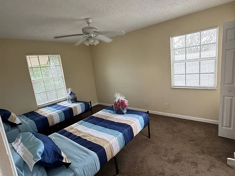 412 SW 10th Ct #412 — Photo 9