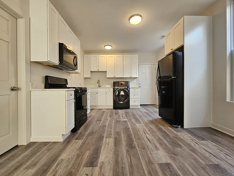 2216 W 21st Pl #3F — Photo 7