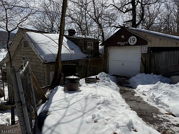 5th image of 19 Up Grnwd Rd